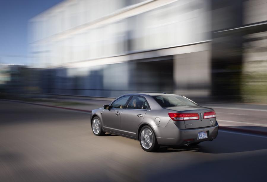  Lincoln MKZ Hybrid 2011 года  (фото 15 из 18)